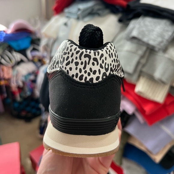 New Balance Zebra Print Sneakers - Picture 6 of 15